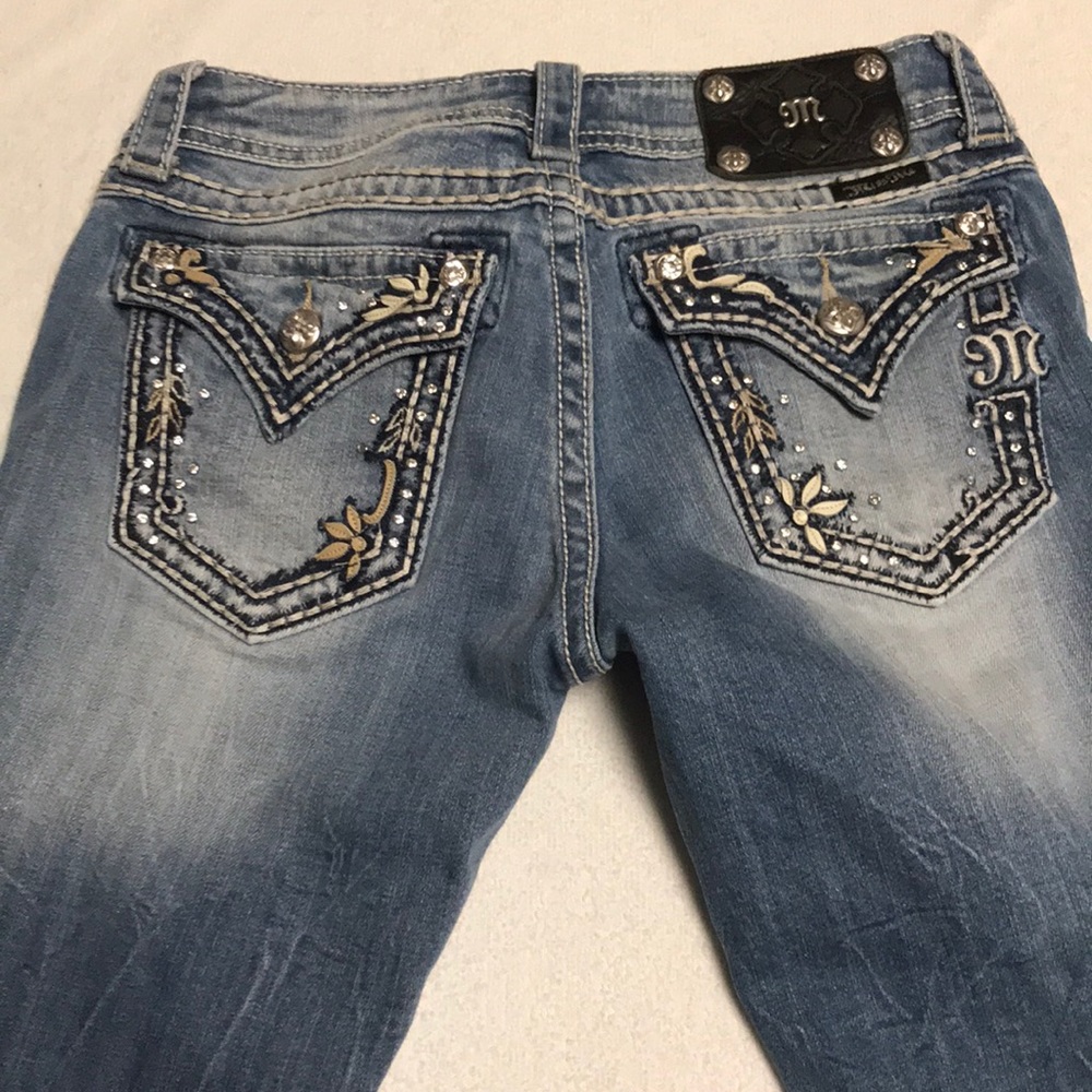 Miss Me knee high denim shorts! Size 28